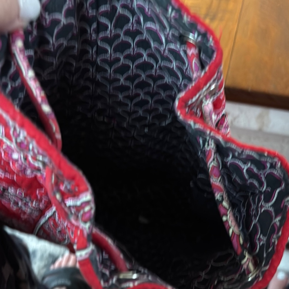 Vibrant Red Patterned Drawstring Bag - Picture 3 of 4